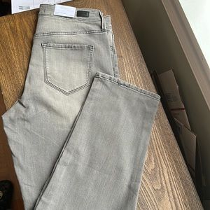 Women’s Skinny Girl Celeste Straight High Rise jeans size 30/10 short